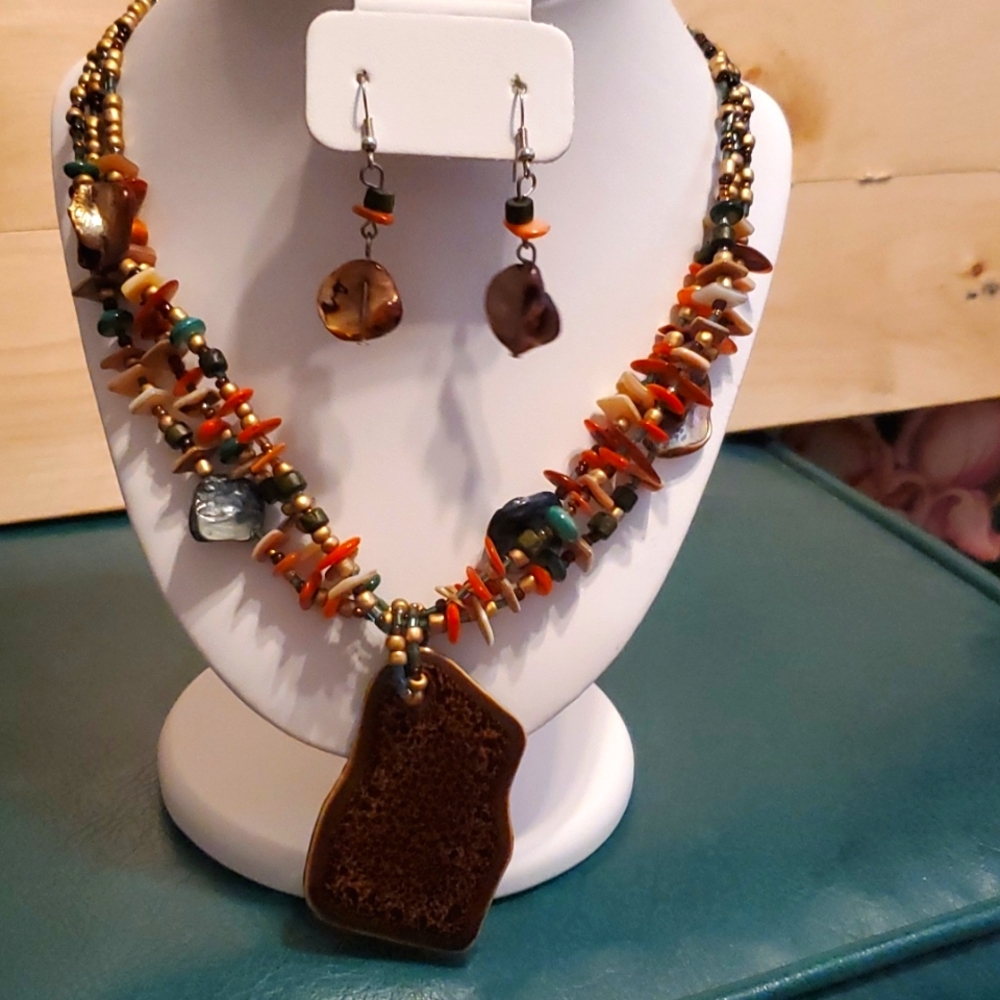 Beaded necklace and earring set